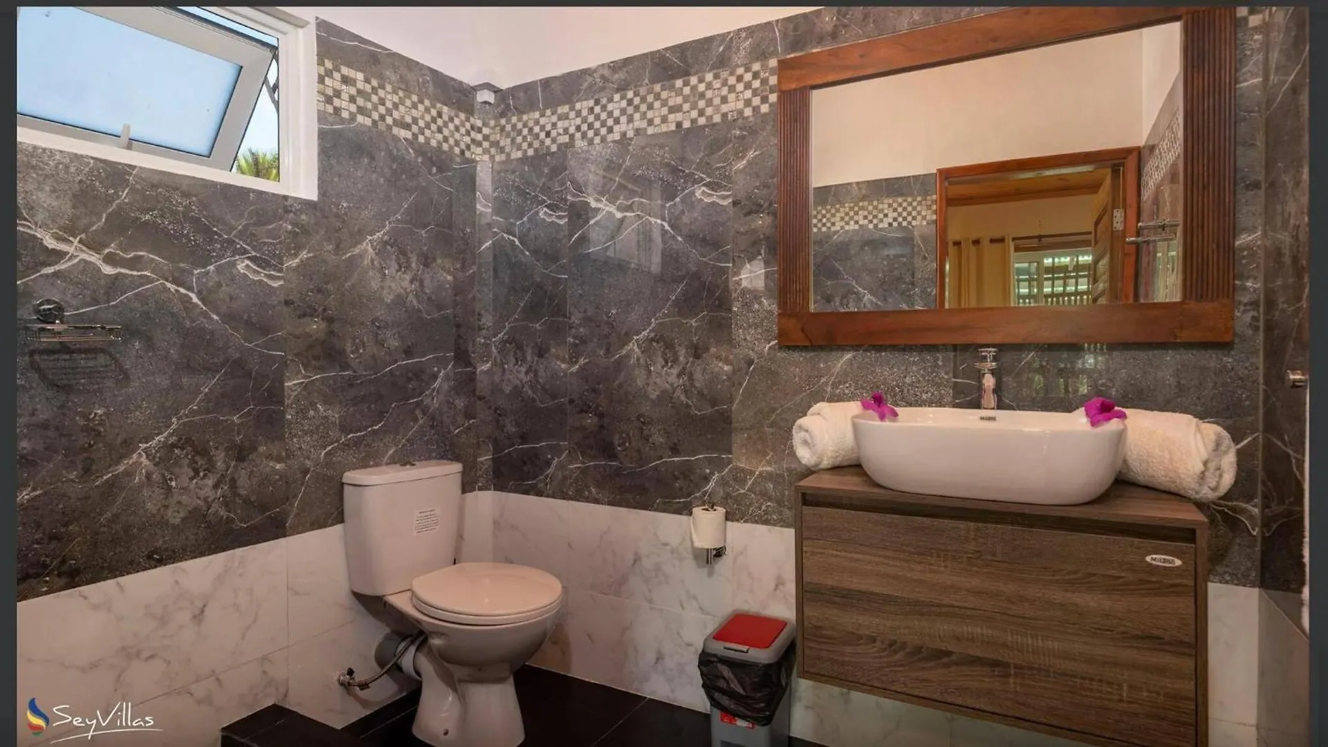 Room In Villa - Effies Mountain View Villa Gecko Villa Eden Island