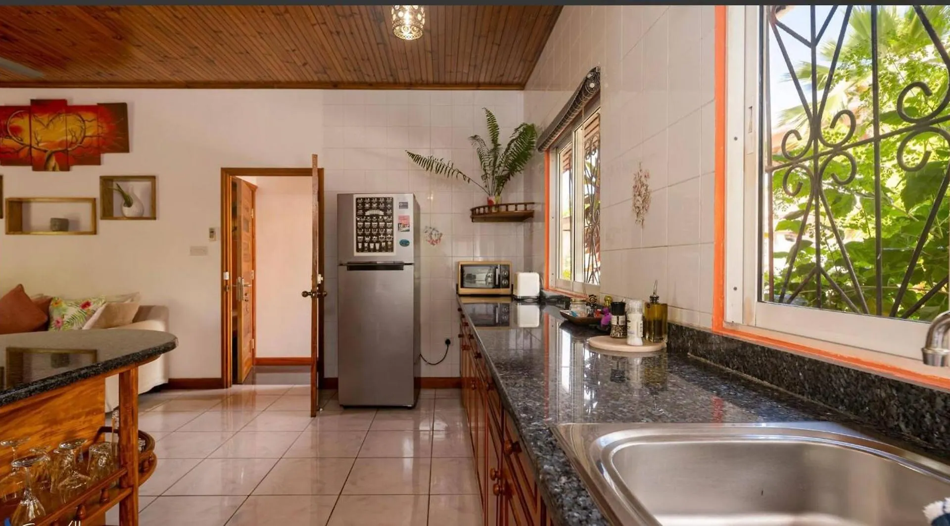Room In Villa - Effies Mountain View Villa Gecko Villa Eden Island Guest house